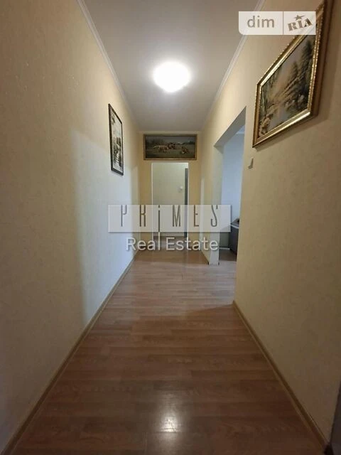 Продаж 3к квартири 95 кв. м на просп. Петра Григоренка 16 •
