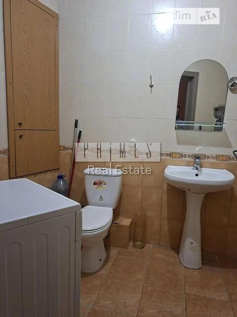 Продаж 3к квартири 95 кв. м на просп. Петра Григоренка 16 •