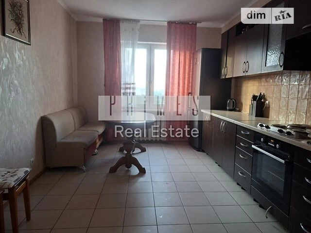Продаж 3к квартири 95 кв. м на просп. Петра Григоренка 16 •