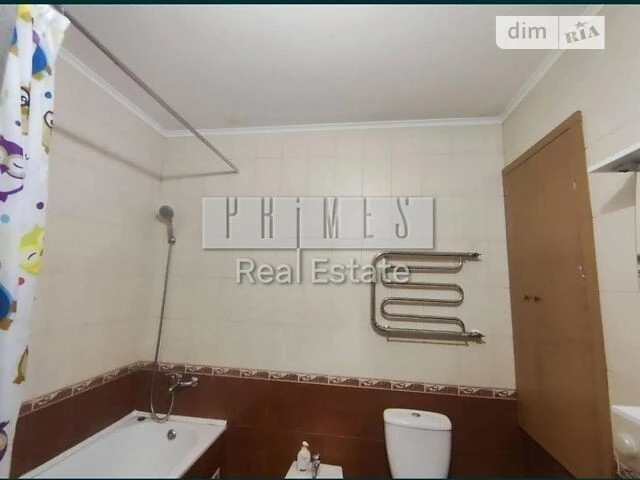 Продаж 3к квартири 95 кв. м на просп. Петра Григоренка 16 •