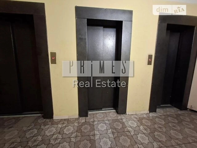 Продаж 3к квартири 95 кв. м на просп. Петра Григоренка 16 •