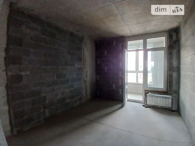 Продаж 2к квартири 65 кв. м на вул. Набережно-Рибальська дор