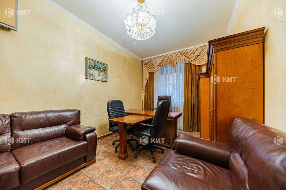 4 rooms, 72 sq. m., Center (Office, Sumskaya St. 73, Sumy Market) 133510