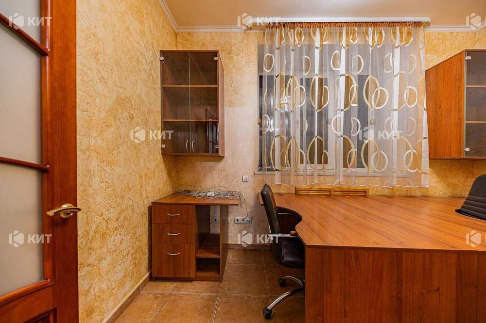 4 rooms, 72 sq. m., Center (Office, Sumskaya St. 73, Sumy Market) 133510