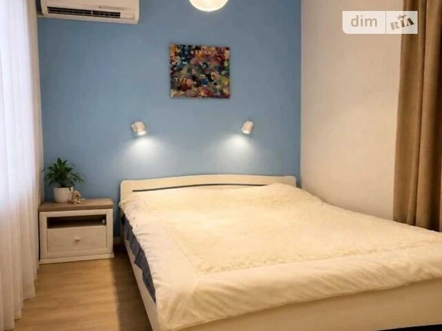 Продаж 1к квартири 39.2 кв. м на вул. Богдана Хмельницького
