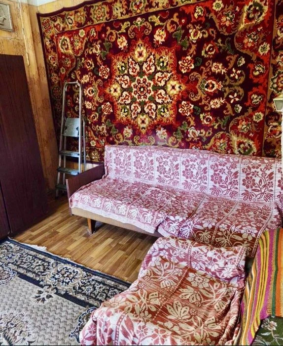 Продається квартира 2-к, 3/4, 44 м2,  вул Авіаконструкторськ