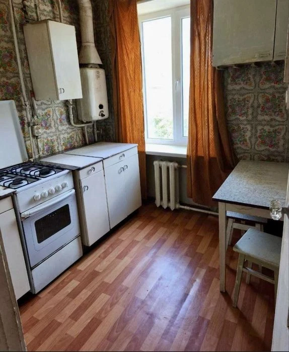Продається квартира 2-к, 3/4, 44 м2,  вул Авіаконструкторськ