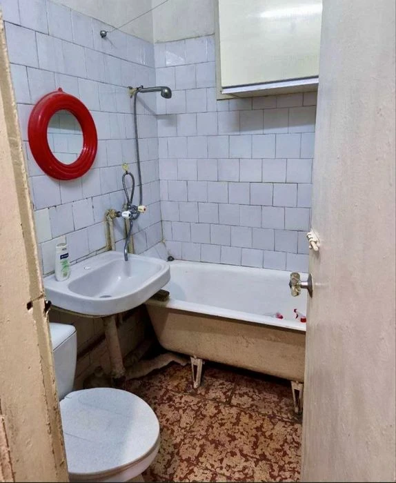 Продається квартира 2-к, 3/4, 44 м2,  вул Авіаконструкторськ