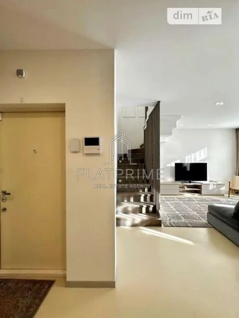 Продаж 3к квартири 95 кв. м на вул. Регенераторна 4 • ID 348