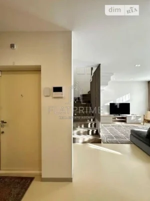 Продаж 3к квартири 95 кв. м на вул. Регенераторна 4 • ID 348