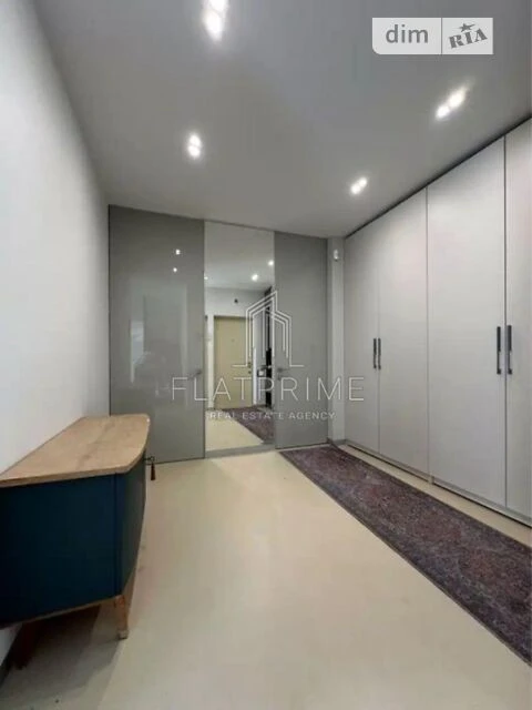Продаж 3к квартири 95 кв. м на вул. Регенераторна 4 • ID 348