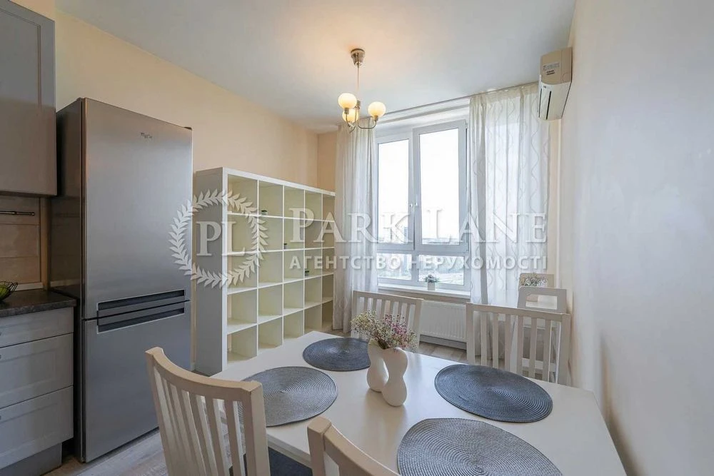 пр-кт Академіка Глушкова, 9Г, м. Теремки/Продаж 1-кімнатної