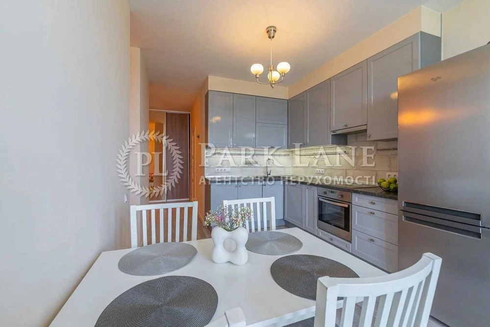 пр-кт Академіка Глушкова, 9Г, м. Теремки/Продаж 1-кімнатної