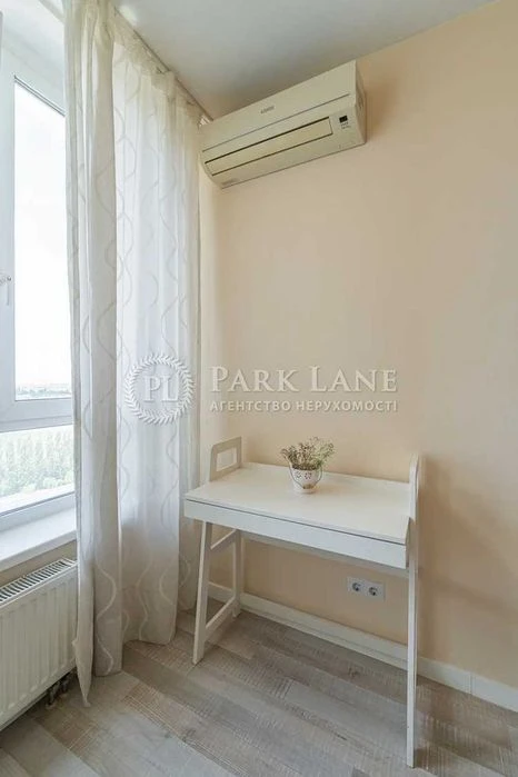 пр-кт Академіка Глушкова, 9Г, м. Теремки/Продаж 1-кімнатної