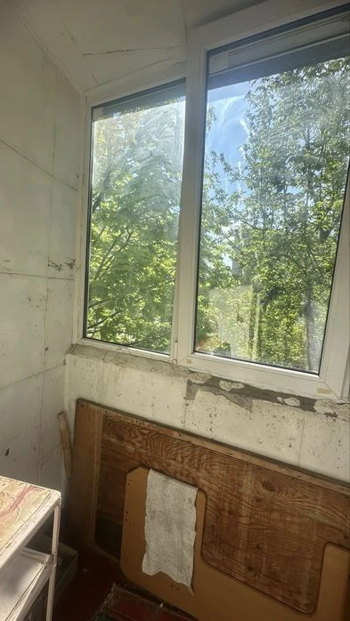 Selling a 1-room apartment in the S. Saltovka area.