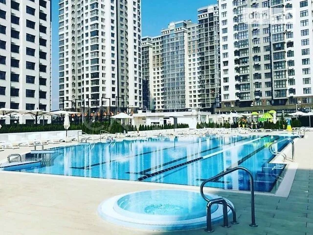 Продаж 4к квартири 178 кв. м на вул. Андрія Верхогляда 22 •
