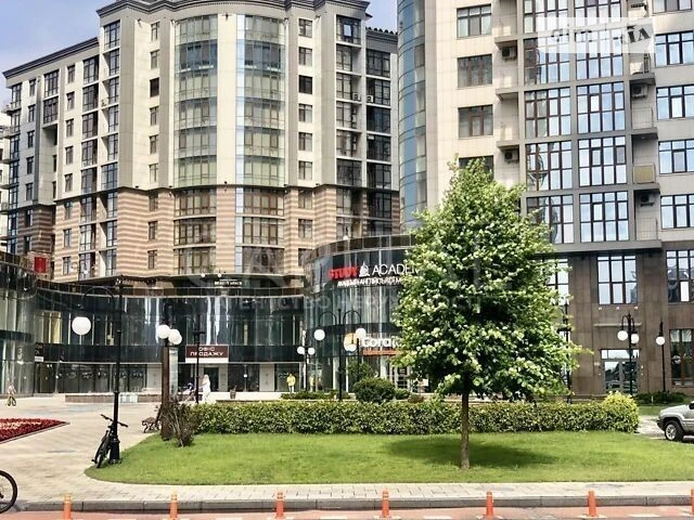 Продаж 4к квартири 178 кв. м на вул. Андрія Верхогляда 22 •