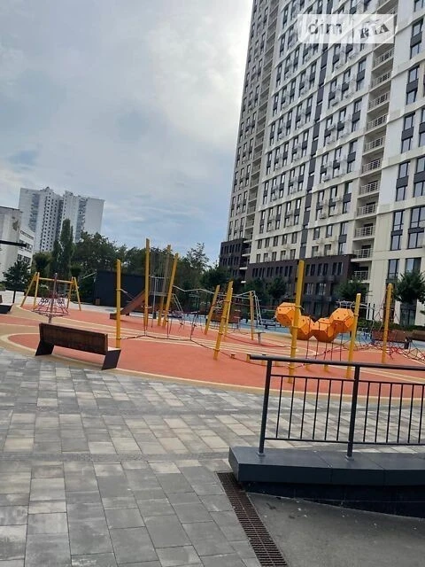 Продаж 1к квартири 56.7 кв. м на вул. Князя Романа Мстислави