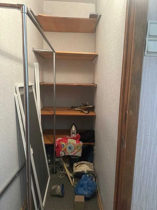 Продам реальную 1 к улучщенку ( 2-х балконка ) на Алексеевке