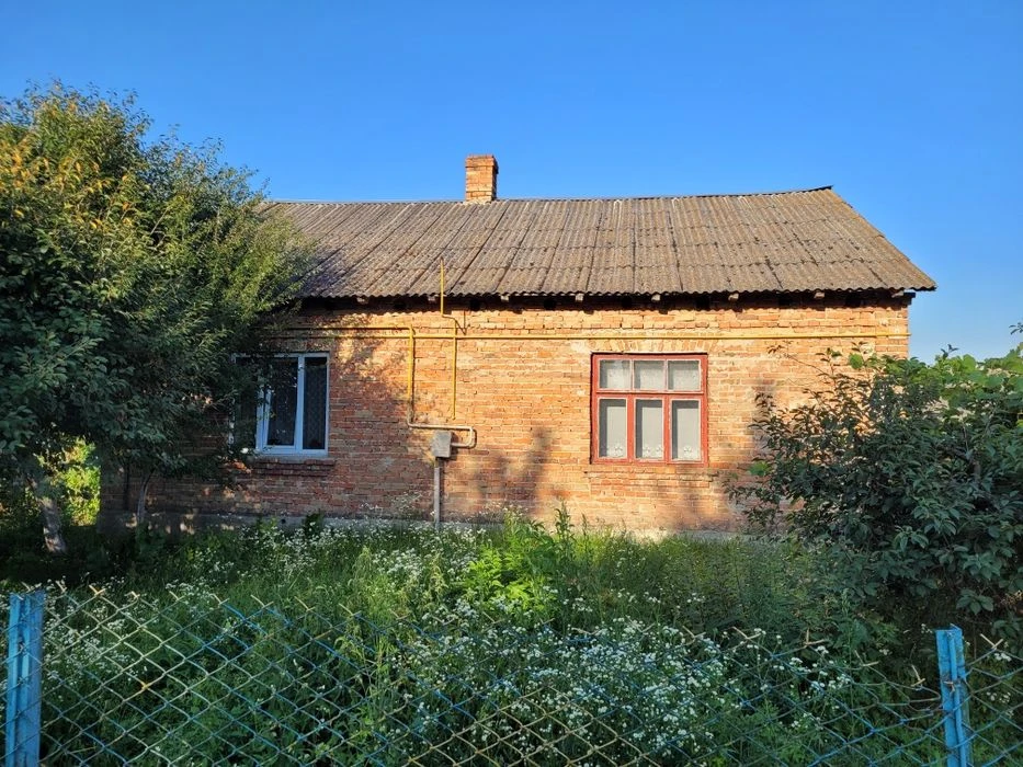 Продам цегляний будинок