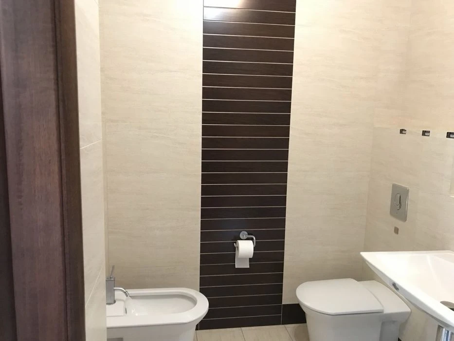 Продаж 3 кімн квартира 132 м² 6/7 ц вул.Кубанська 220000$
