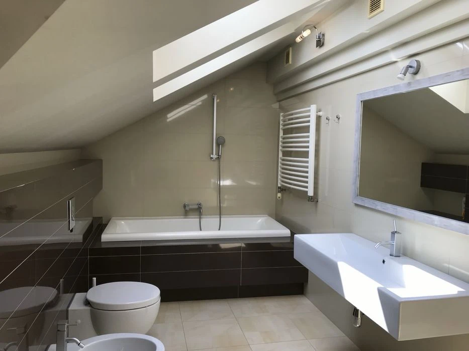Продаж 3 кімн квартира 132 м² 6/7 ц вул.Кубанська 220000$