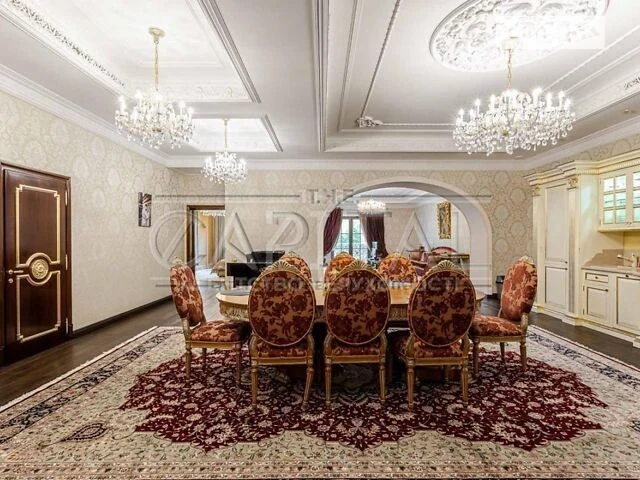 Продаж 2к квартири 190 кв. м на вул. Ломаківська 56/2 • ID 3