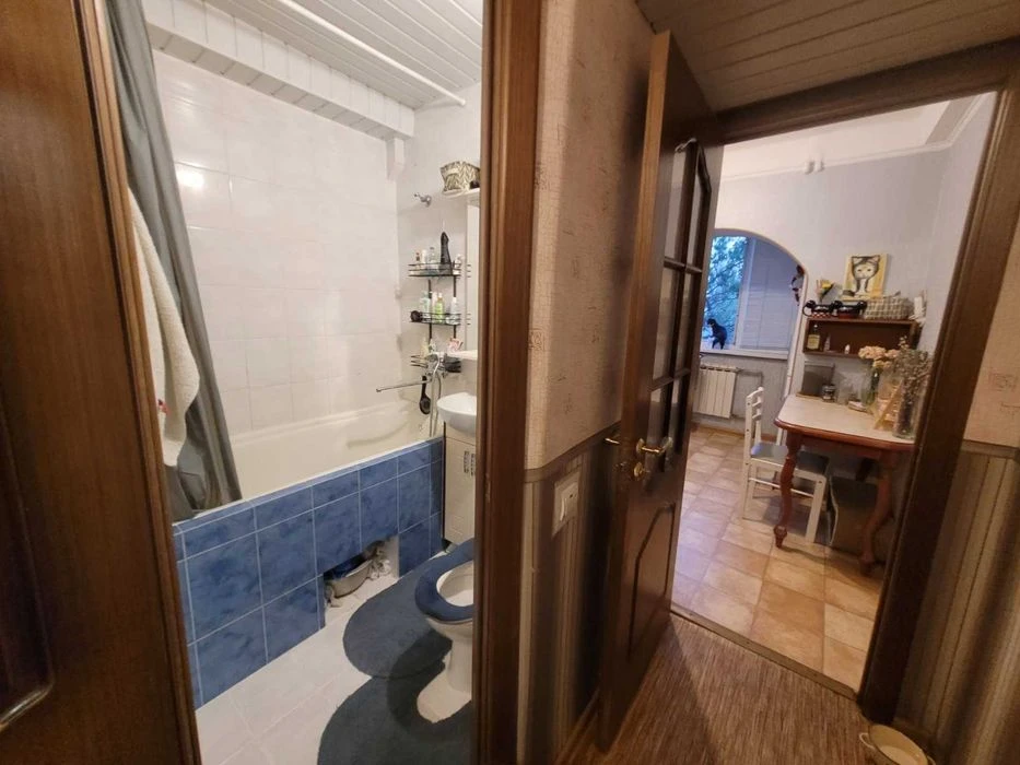 Продам 1к Оболонський р-н м Мінська вул Левка Лук'яненка вул