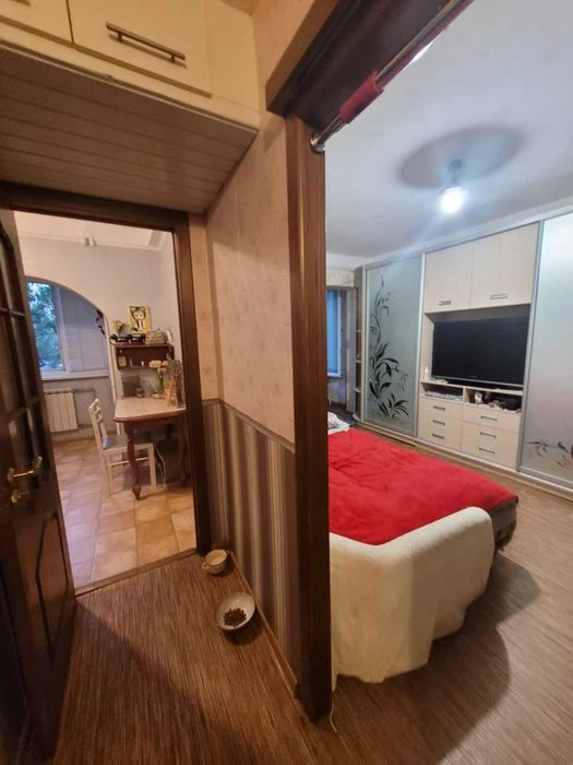 Продам 1к Оболонський р-н м Мінська вул Левка Лук'яненка вул