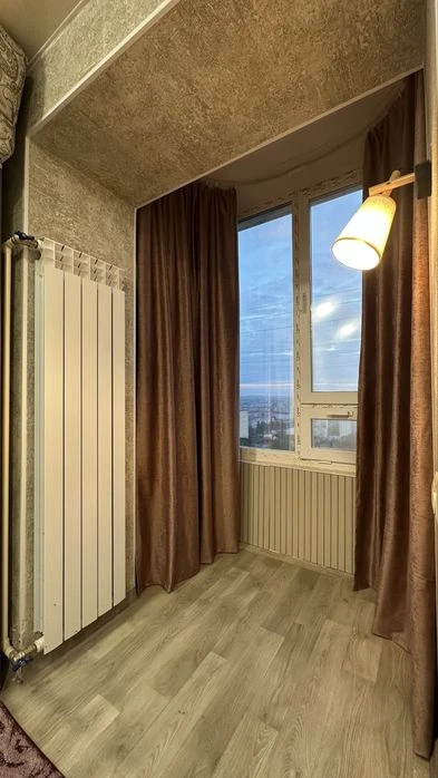 Продаж 4 к мікрорайон Виставка