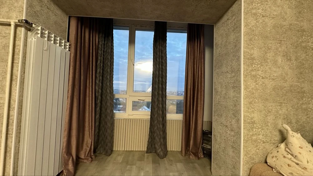 Продаж 4 к мікрорайон Виставка