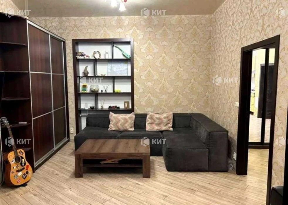 2 ком., 51м2, Центр (метро Архитектора Бекетова, ул. Алчевских 1/13)