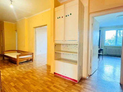 Квартира. Київ, Анни Ахматової вул.