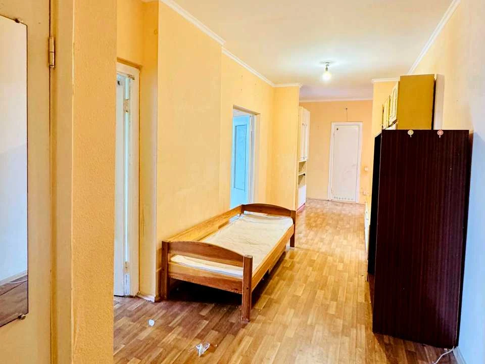 Квартира. Київ, Анни Ахматової вул.