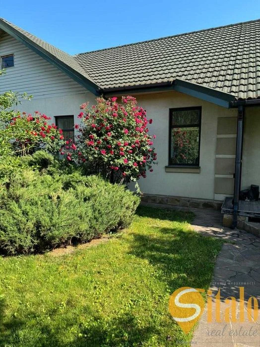 Cottage for sale on the right bank
