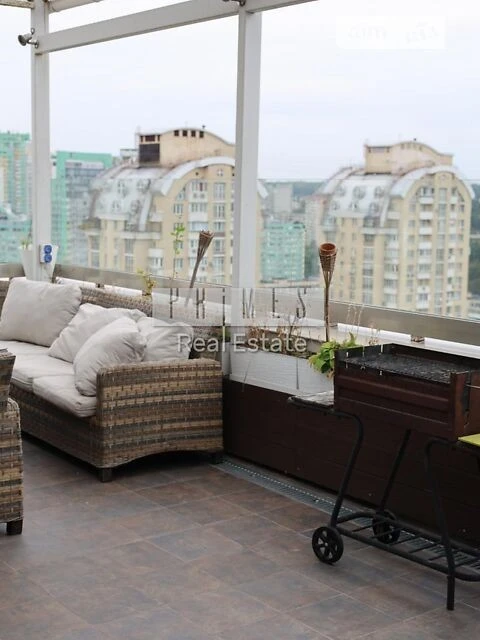Продаж 3к квартири 140 кв. м на вул. Пріорська 16 • ID 34801