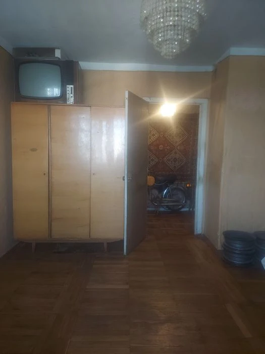 2 кімн.кв 10/14 цегл.Малий ринок 58м.кв 27000 у.о