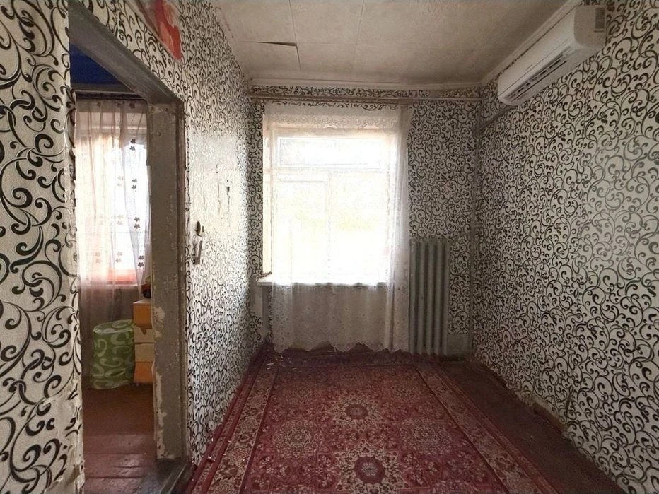 Продам двухкомнатную гостинку 31м2 ул.Библика 13 метро ХТЗ .