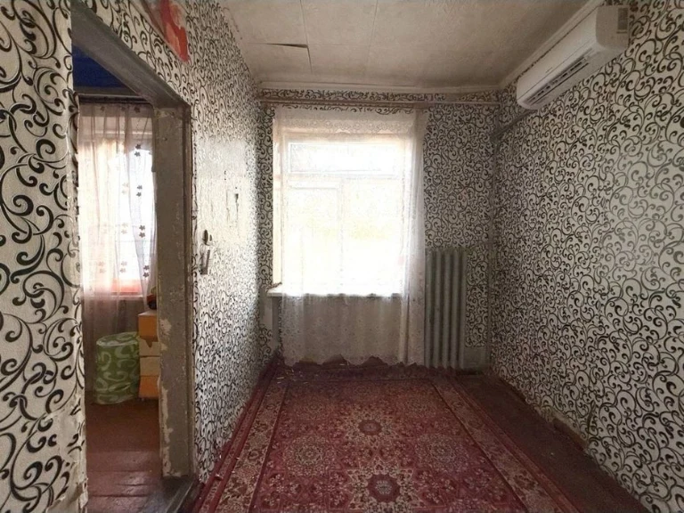 Продам двухкомнатную гостинку 31м2 ул.Библика 13 метро ХТЗ .