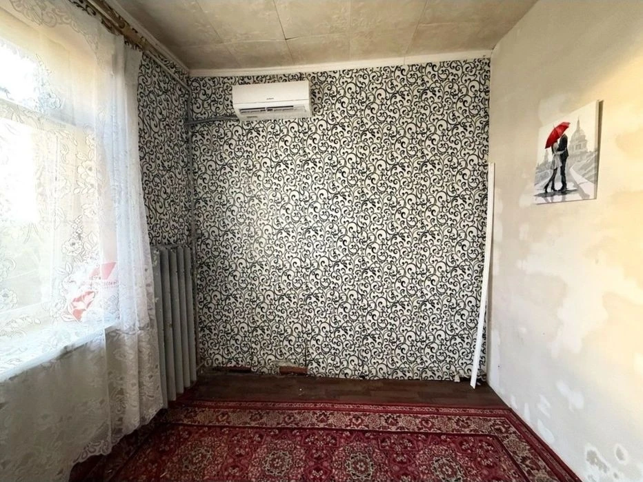 Продам двухкомнатную гостинку 31м2 ул.Библика 13 метро ХТЗ .