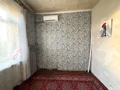 Продам двухкомнатную гостинку 31м2 ул.Библика 13 метро ХТЗ .