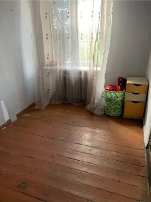 Продам двухкомнатную гостинку 31м2 ул.Библика 13 метро ХТЗ .