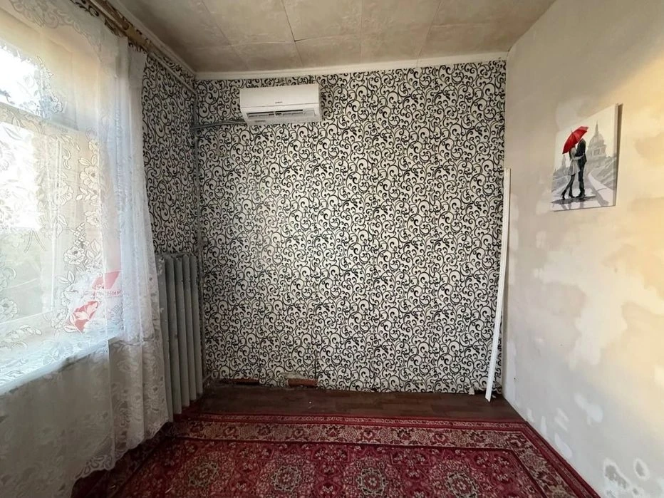 Продам двухкомнатную гостинку 31м2 ул.Библика 13 метро ХТЗ .