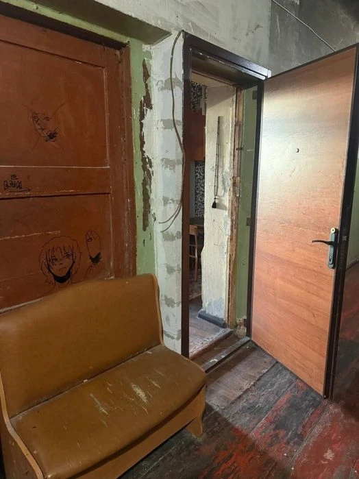 Продам двухкомнатную гостинку 31м2 ул.Библика 13 метро ХТЗ .