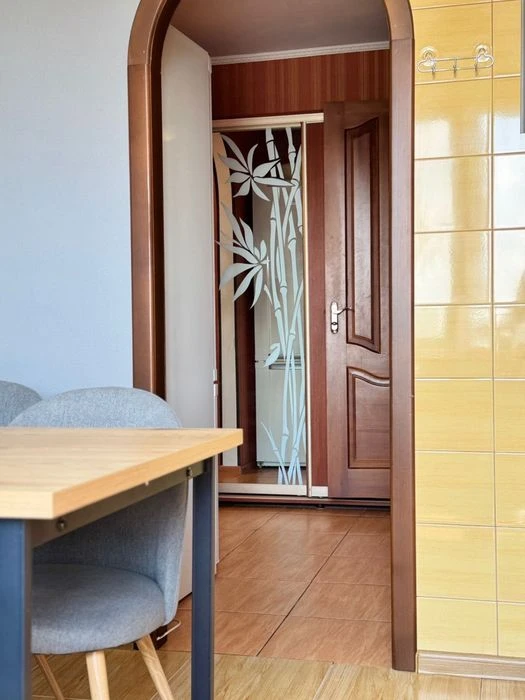 Продаж 2-кім., кв., з ремонтом, р-н Митниця, вул.Козацька
