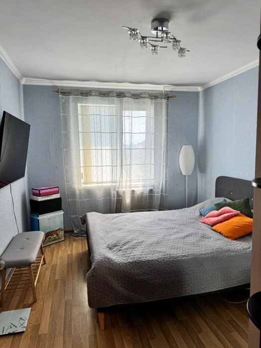 Продаж 2-кім., кв., з ремонтом, р-н Митниця, вул.Козацька