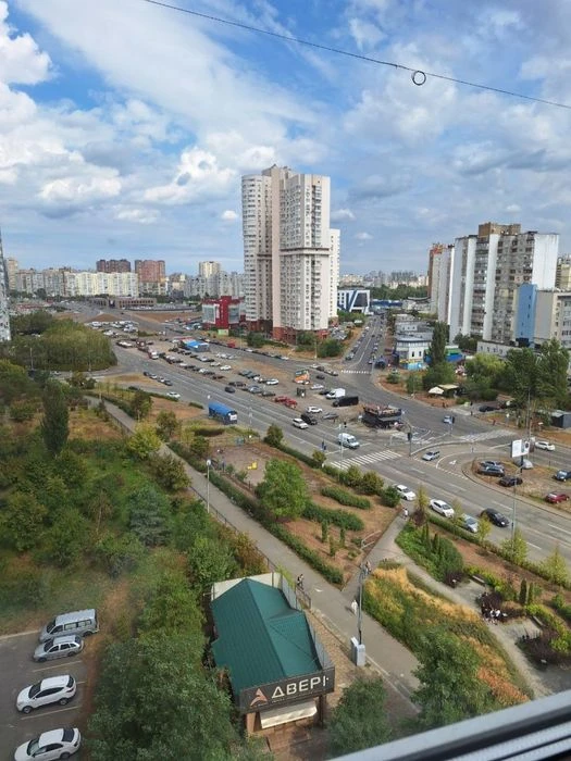 Продаж. Дві кімнати. Метро Позняки. Пр. Григоренка 38