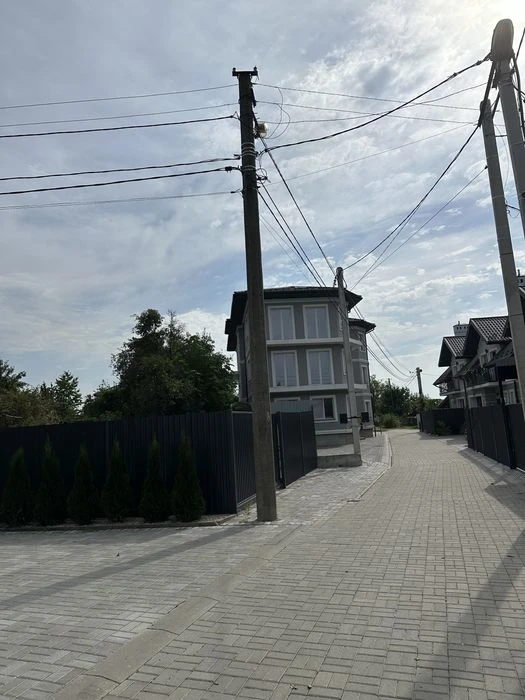 Продається чудова ділянка у м. Львів. Власник