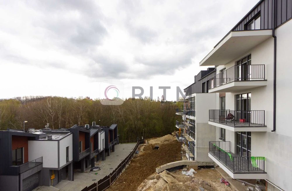 3-room apartment for sale in the clubhouse on Lysenyts Street
