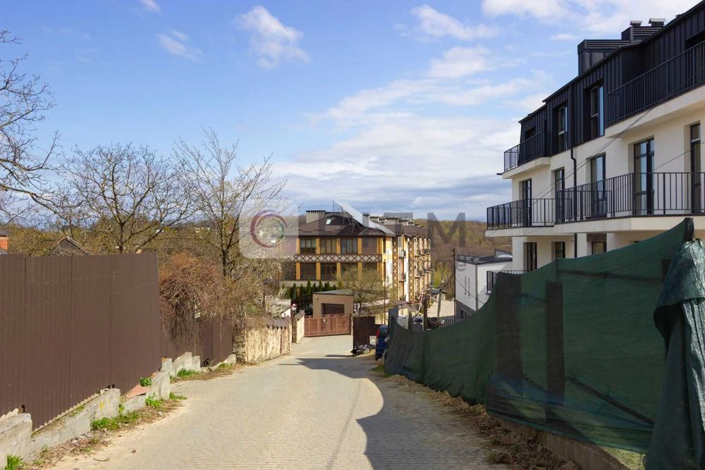 3-room apartment for sale in the clubhouse on Lysenyts Street